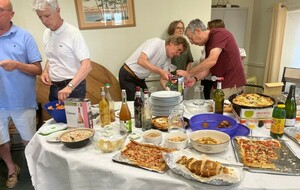 L'école de bridge a fêté la fin de l'année scolaire.  Les leçons reprennent le18 septembre