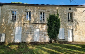 Notre club côté cour. Les salles de bridge sont à l'étage. L'éntrée est côté rue Montauzier