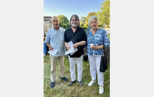 Jean et Marilyn Eruimy avec l'arbitre
Festival de Saintes
Mixte x 2 Prix de la première paire en deuxième série (11ème au classement général).