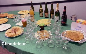 Crêpes faites maison par les membres du club!  Miam miam!