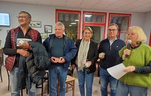 La présidente Martine Mayaud annonce les gagnants du Tournoi Chocolat 2026 - un tournoi individuel:
Est: Amin Check
Ouest: Alain Renoux
Sud: Marie-Ange Fontaine
Nord: Didier Foyer .